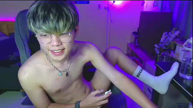 Hitoshi1210 webcam