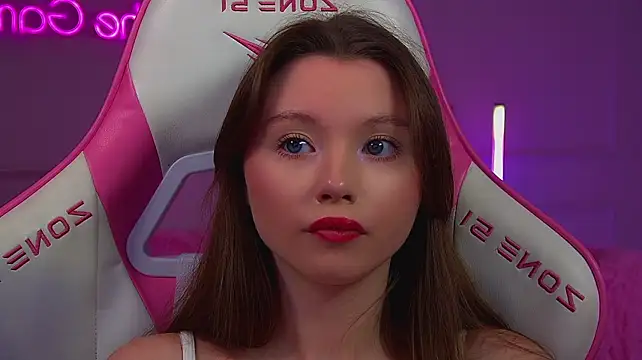 KeiraAsti webcam
