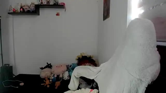 Shaddycute_ live cam on StripChat