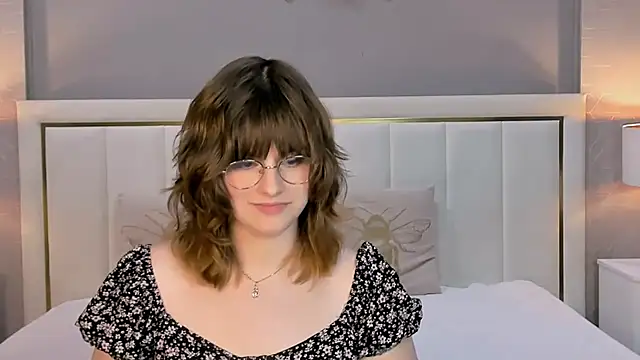 BEATRICE_LOWRY webcam