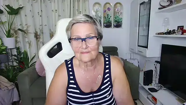 Selenna57 live cam on StripChat