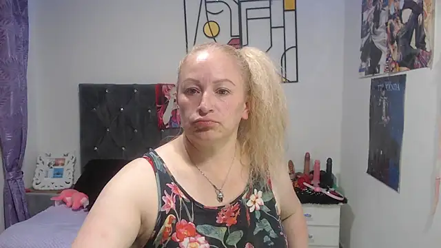 emperabigbootybigass webcam