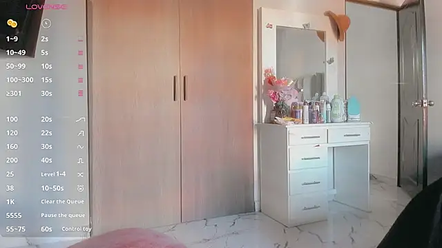 skinny_milky webcam