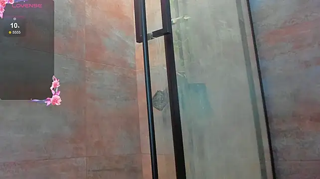 Elyra_Noir webcam