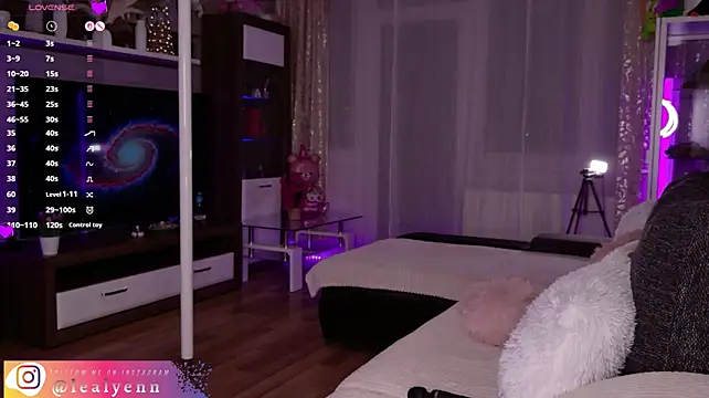 LeaLyenn webcam