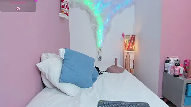 mia_gold_ webcam