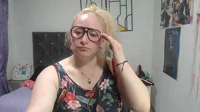 emperabigbootybigass webcam