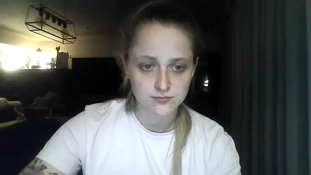 LeaWetGirl webcam