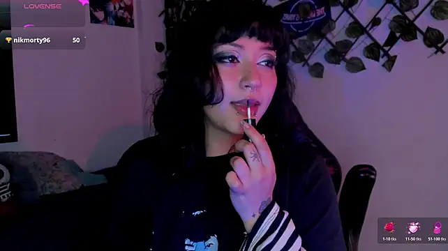 Kora_Red69 webcam