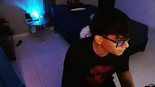 Mr_yisuzz webcam