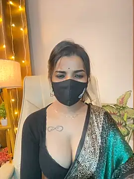 its_ur_flora live cam on StripChat