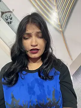 Priyaa_1433 webcam