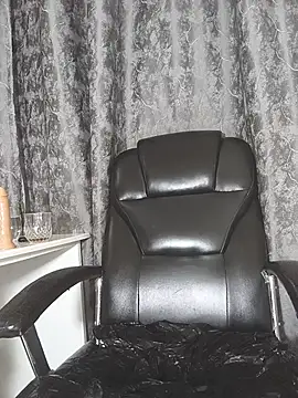SexyNicole17 live cam on StripChat