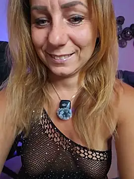 AngelaDesires webcam