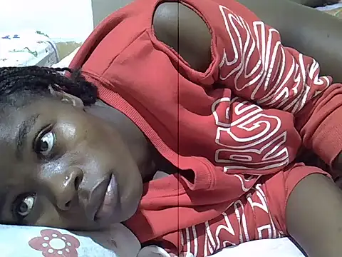 PRETTY-SHANNIA webcam