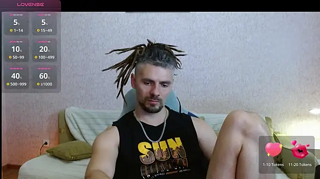Aestheticguy101 live cam on StripChat