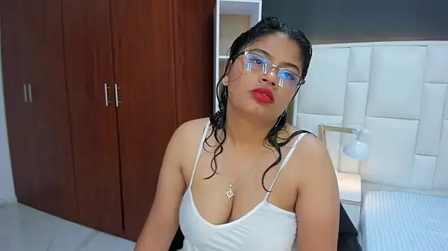 yeral2017 live cam on StripChat