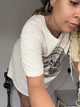 HaileyDiana webcam