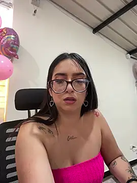 Kloenovoa- live cam on StripChat