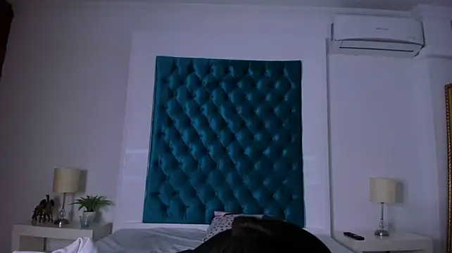 ZoeSantanna_ webcam