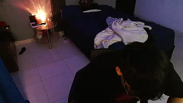 Mr_yisuzz webcam