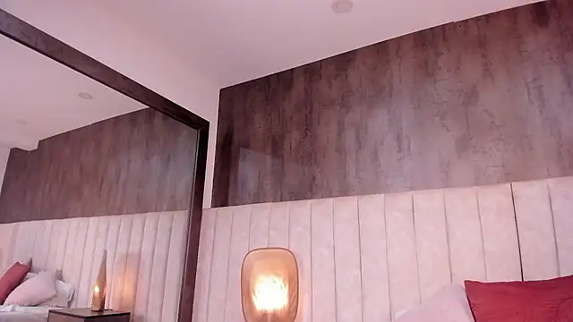 Mila_Spice webcam