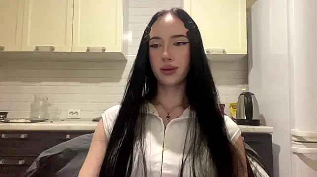 IsabellaQiueen — Stripchat profile photo