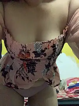 Poojachauhanlive webcam
