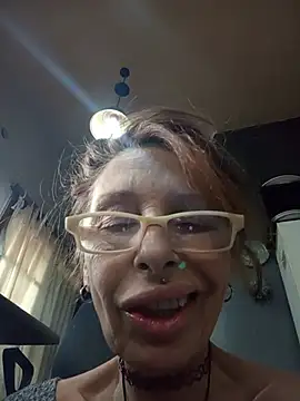 FrozenWaffle live cam on StripChat