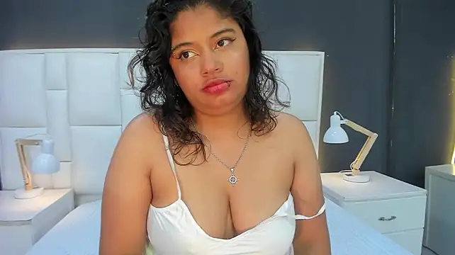 yeral2017 live cam on StripChat