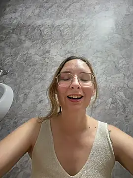 The_Snowwhitee live cam on StripChat