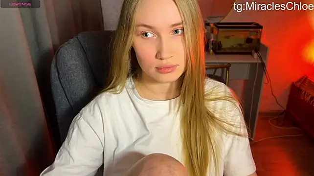 ChloeMillerMeow webcam