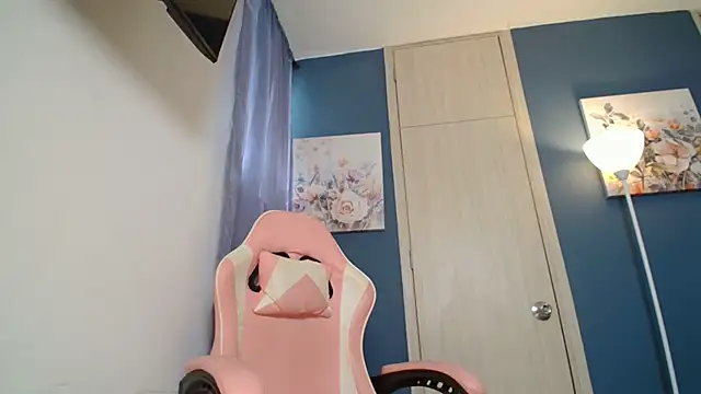 emmily_forev3r webcam