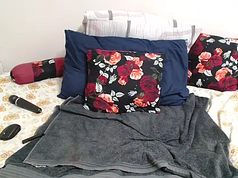 KittyPussyZA webcam