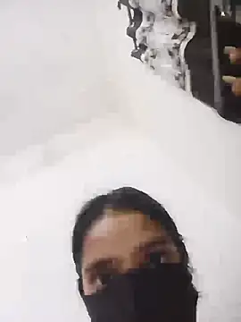 Riya_cum33 live cam on StripChat