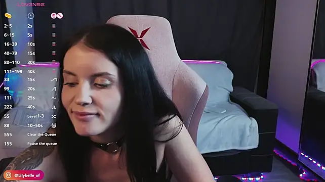 LilyBellee webcam