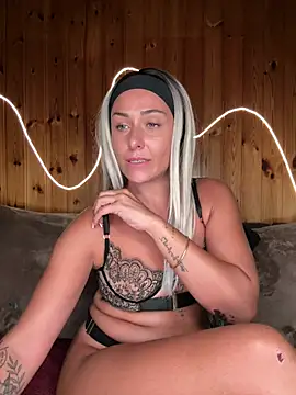 petrouchkaaa_ Live Webcam on Stripchat