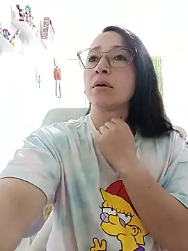 emilypoppy3 live cam on StripChat