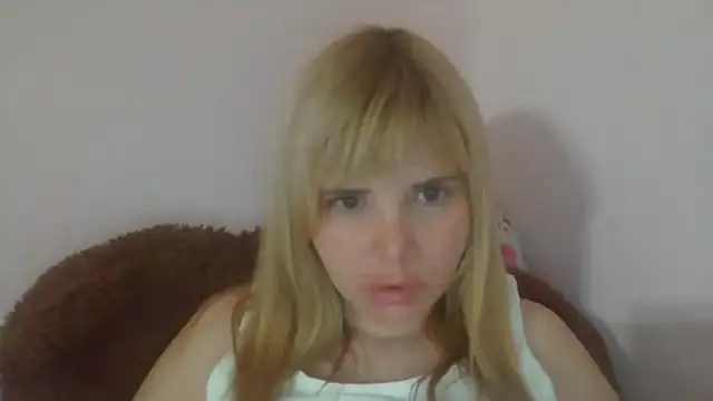 HornyElena webcam