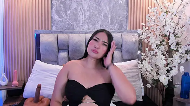 Sulay_Kim live cam on StripChat