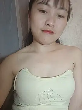 Cherry-squirtt live cam on StripChat