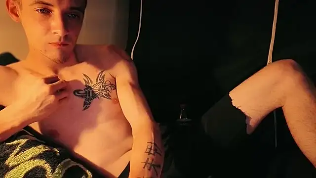 Ilovepussy1911 webcam