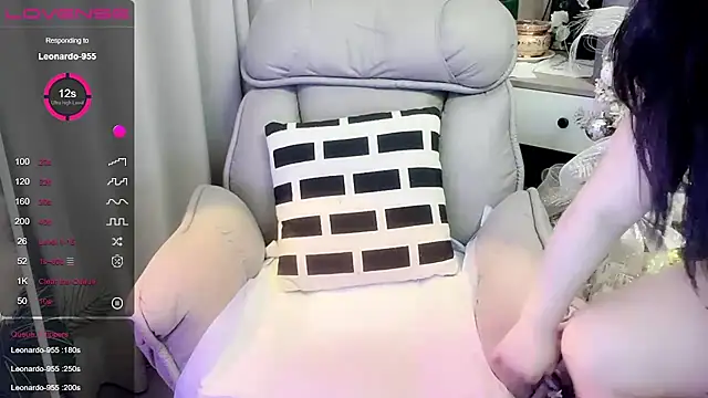 Monica-666888- webcam