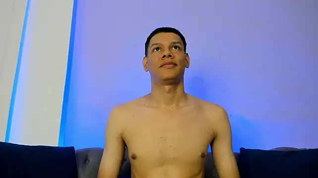 milo_cruz_ webcam