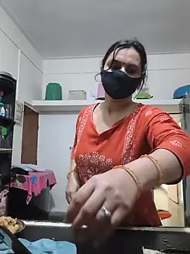 spasyQueen69 live cam on StripChat