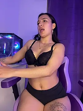 Kayle_11 live cam on StripChat