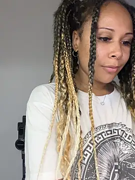 HaileyDiana's live cam