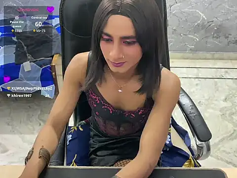LuvLayla webcam