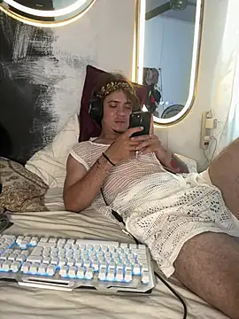 AngelLatinBoy webcam
