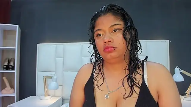 yeral2017 live cam on StripChat